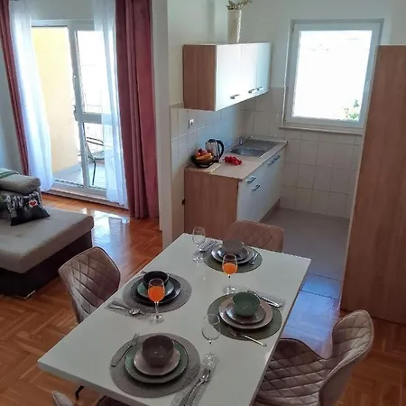 Paradise * 特罗吉尔